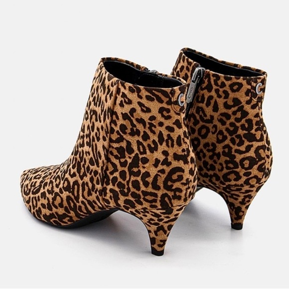 Circus Sam Edelman Kirby Kitten Heel
Trendy Ankle Boots; Leopard Print; Sz: 7.5 - Picture 2 of 10